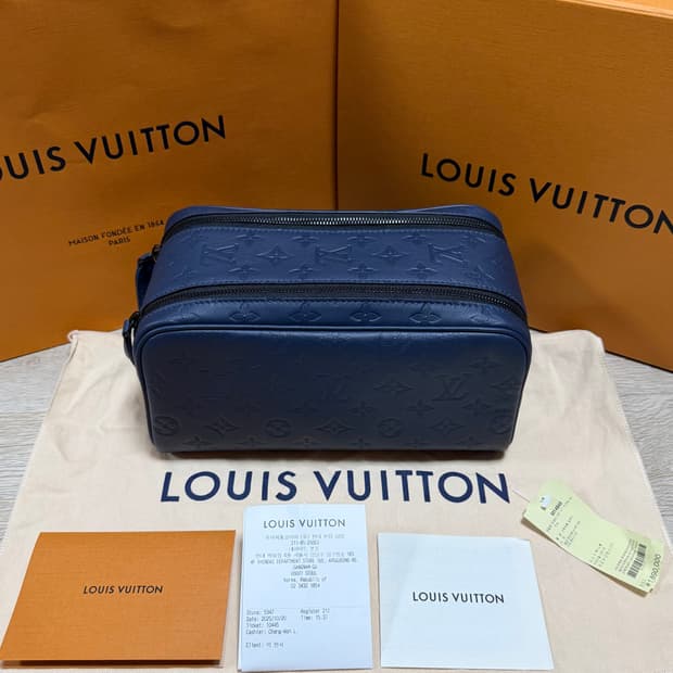 [새상품/선물가능] 루이비통 쉐도우 도프 키트 돕키트 파우치백