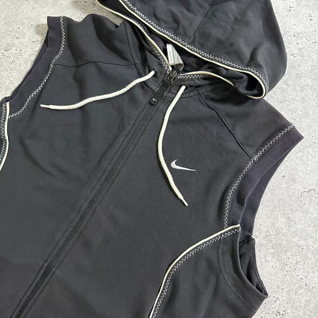 00s Nike 블랙 배색 스티치 후드 베스트/092