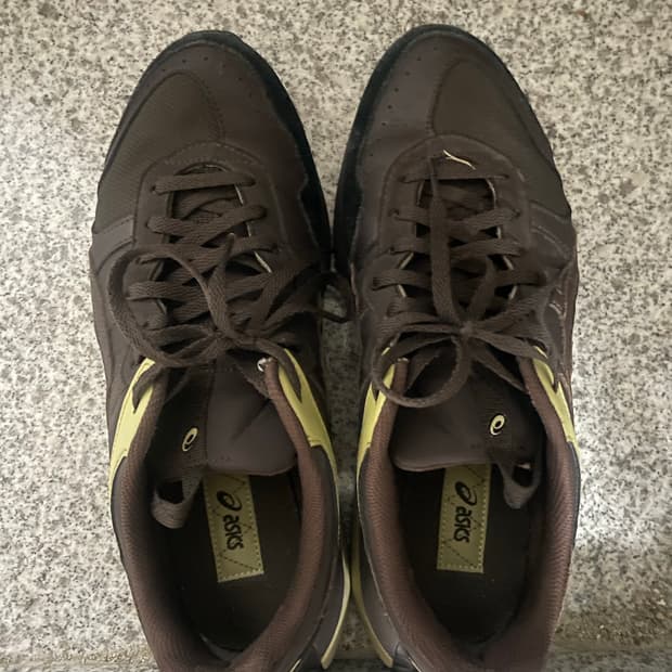 아식스 UN1-S 조거 X81 커피 빈 색상 팝니다.