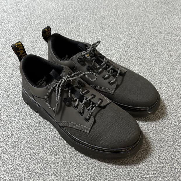 [정가 25만원] 닥터마틴 타릭 로우 UK10 290