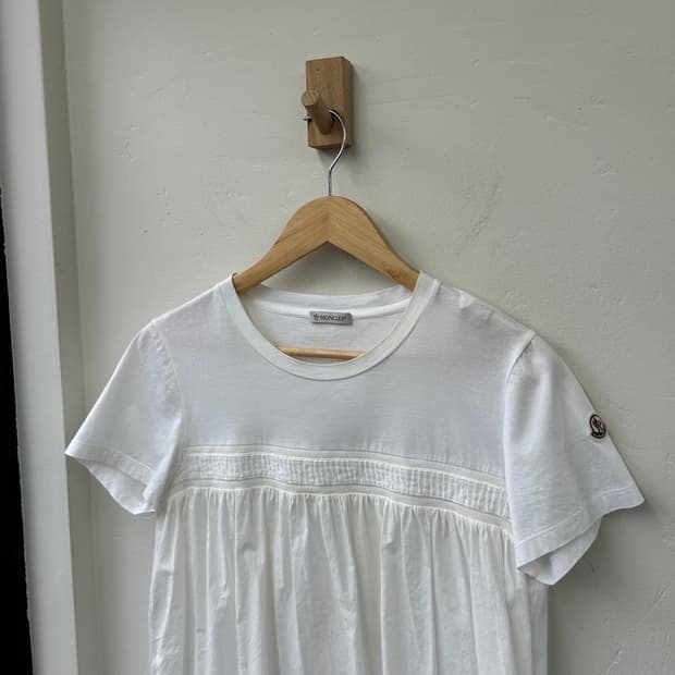 17001 - 몽클레어 프릴 블라우스