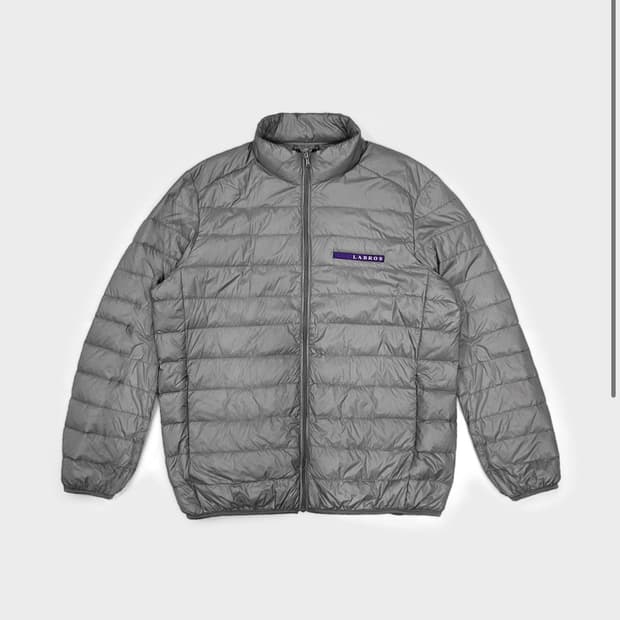 라브로스 경량패딩(후드 없는 버전) m사이즈 구합니다ㅠ