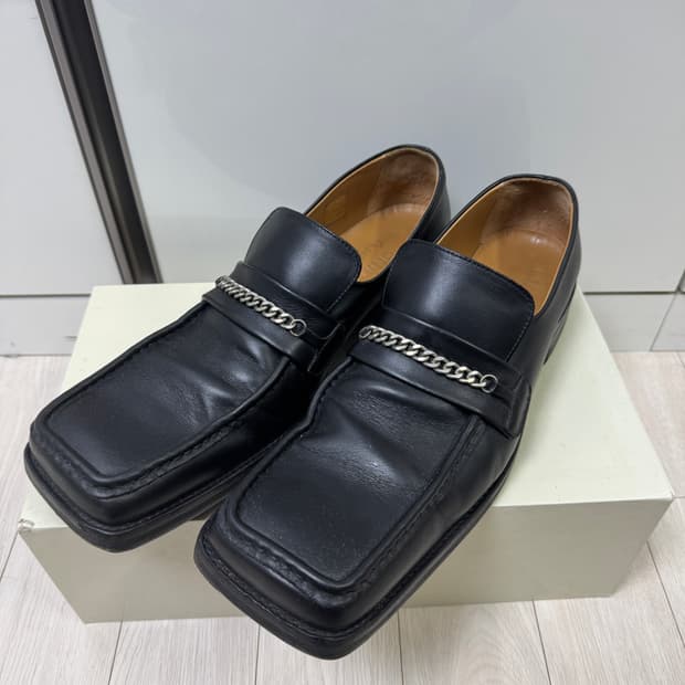 마틴로즈 스퀘어토 로퍼 42