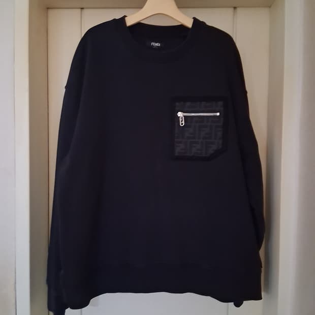 펜디블랙포켓맨투맨