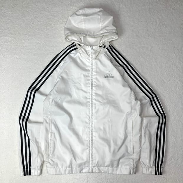 아디다스 에센셜 우븐 자켓