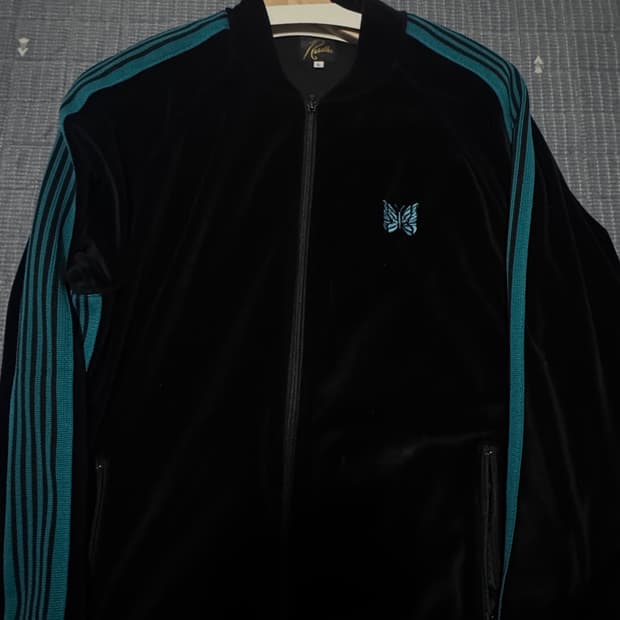 니들스 트랙자켓