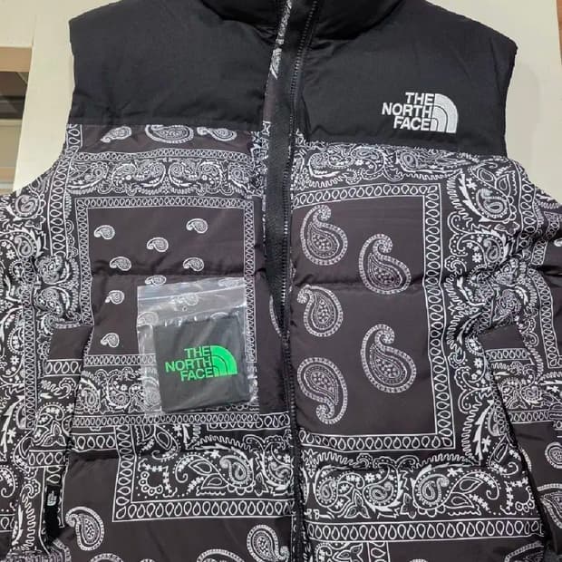 노스페이스 케이스스터디 콜라보 반다나 패딩베스트
