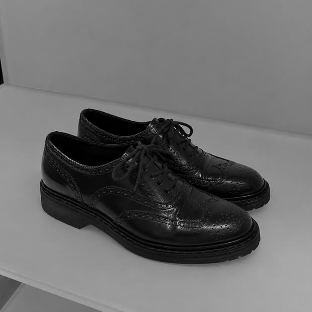 에디 슬리먼 15 FW '프렌치 락앤롤' 컬렉션 윙칩 더비슈즈