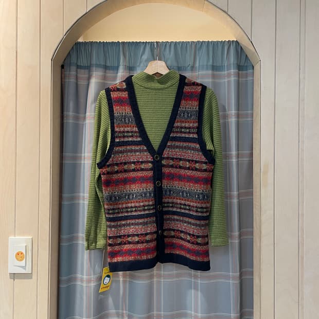 페어아일 버튼조끼