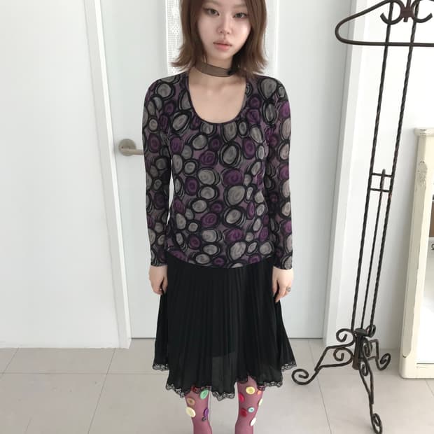 퍼플 도트 패턴 탑