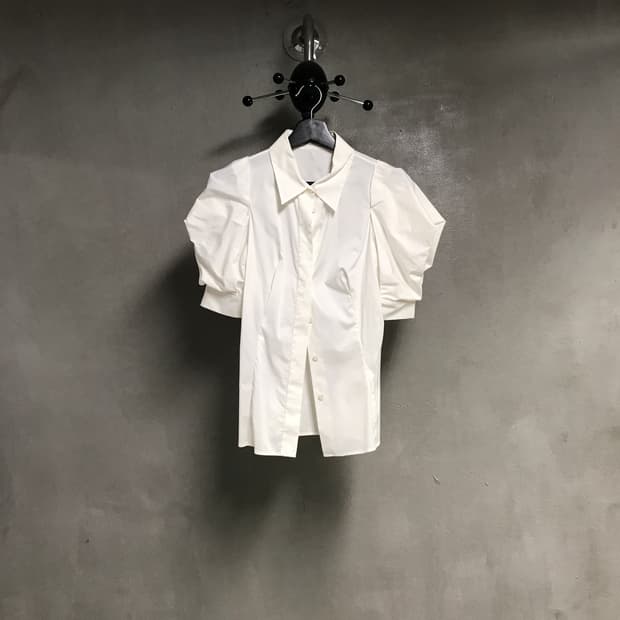 프라다 화이트 반팔 셔츠 38(W)