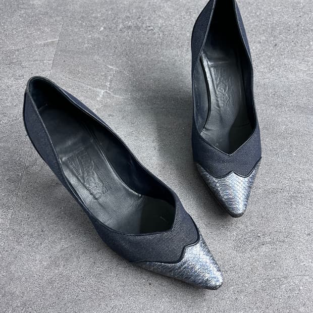 살바토레 페라가모 파이톤 레더 펌프스