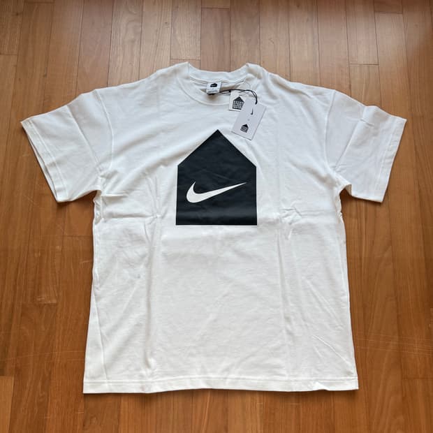 M 나이키 x DSM 반팔 티셔츠 화이트