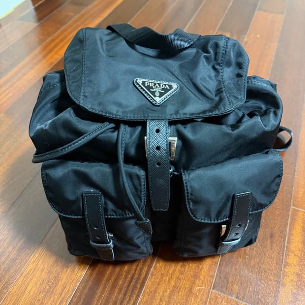 프라다 백팩 판매합니다 