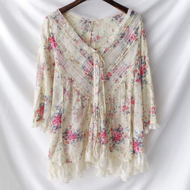 flower lace blouse