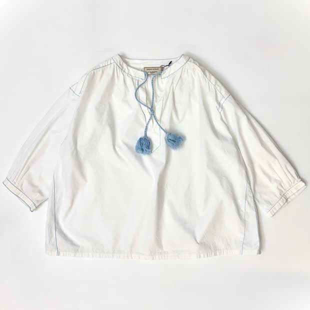 Maison kitsune 메종키츠네 화이트컬러 테슬디테일 블라우스