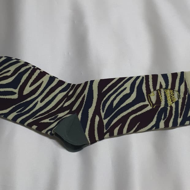 그린 와인 네이비 지브라 줄말 브레인 데드 로고헤드 드레스 삭스 양말