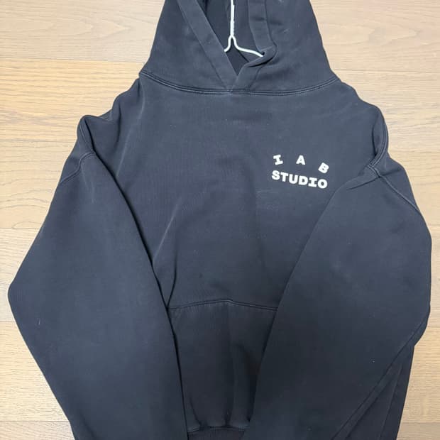 아이앱 스튜디오 후드티 블랙 데미지드