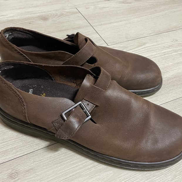 닥터마틴 패트리샤 브라운 280