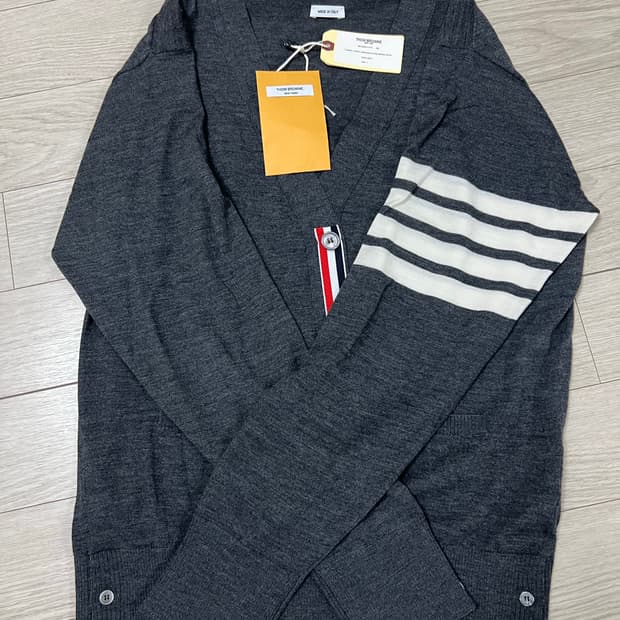 톰브라운 4바 가디건 MKC002A 사이즈3 /택 보유 /상태 A급