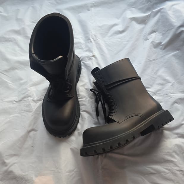 발렌시아가 스테로이드 부츠 44