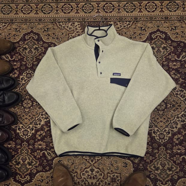 파타고니아 신칠라 오트밀 헤비웨이트  L 24년 제품