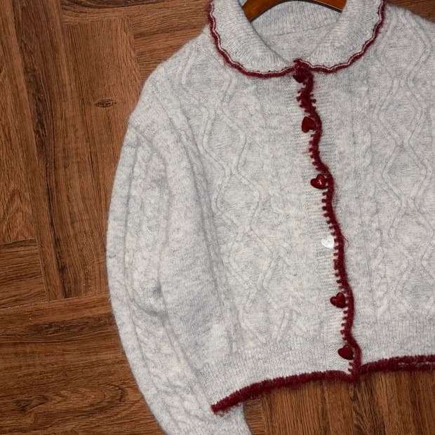 빈티지 하트 버튼 니트