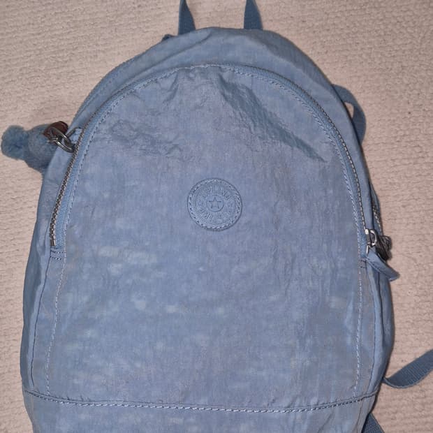 키플링 백팩 판매합니다.