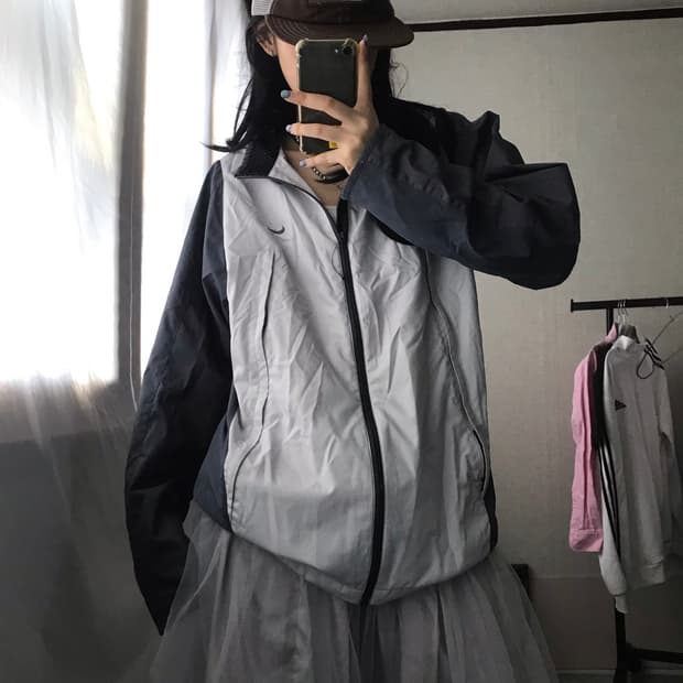 나이키 연그레이 바람막이