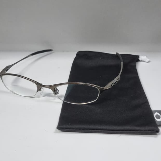 오클리 RX 체인 티타늄 반무테 안경