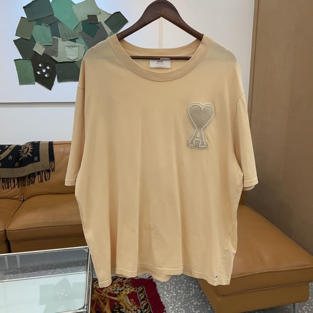 아미 캐주얼 빅하트 반팔티 110 C04161 