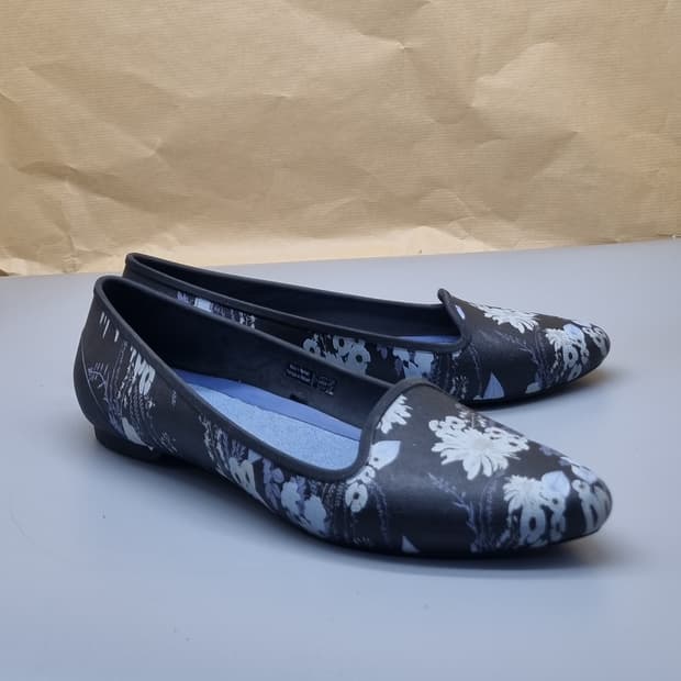 크록스 이브그래픽 플랫슈즈 w7 240