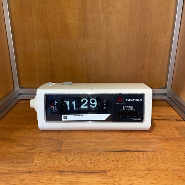 TOSHIBA TWM-301 Flip Clock (CREAM)