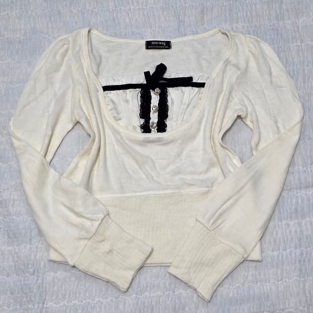 양지뢰st 라떼갸루 긴팔니트