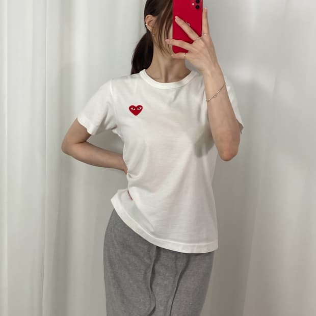 꼼데가르송 화이트 레드와펜 T