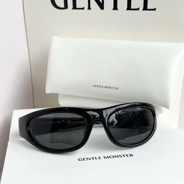 새싱품급판매 젠틀몬스터x메종마르지엘라 선글라스MM003 01 블랙 
