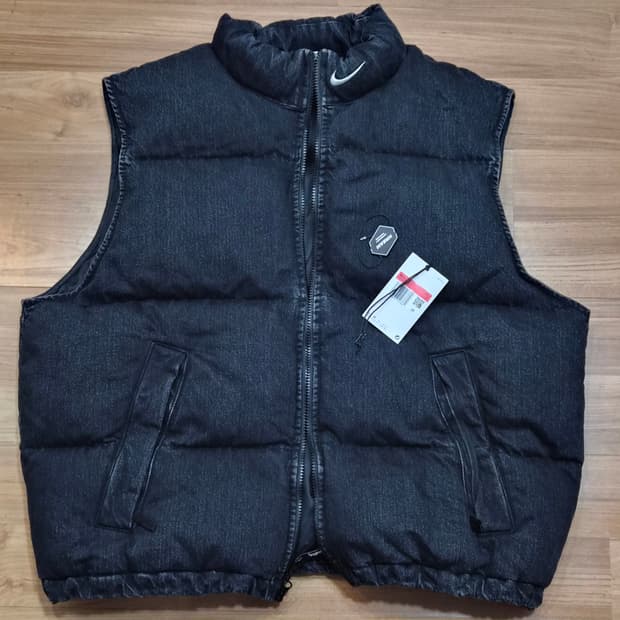 슈프림 × 나이키 데님 워싱 푸퍼 패딩 베스트 L 크림구매