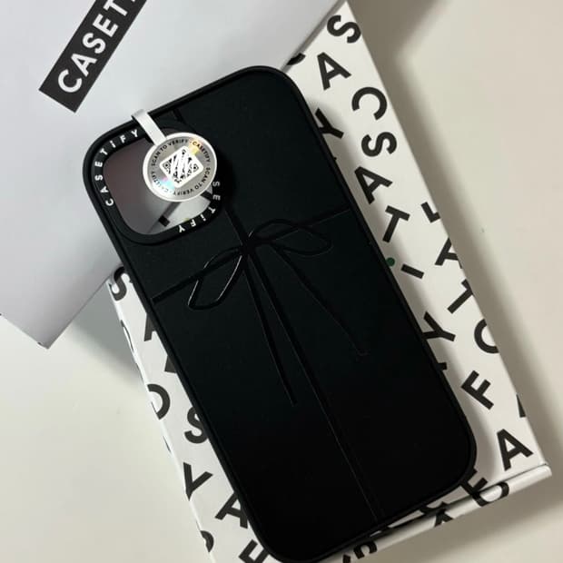 새상품 케이스티파이 아이폰15 WRAPPED IN A BOW 케이스