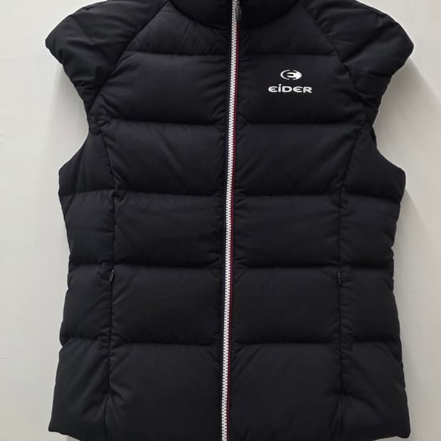 아이더 여성 덕다운 패딩조끼.   
싸이즈 S  여성.