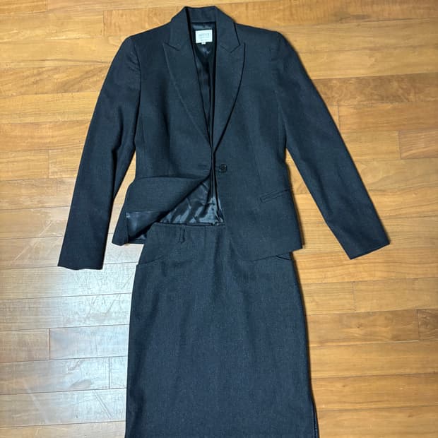 Armani collezioni 여성 정장