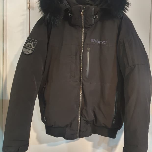 디스커버리 익스페디션 블랙 구스패딩 100