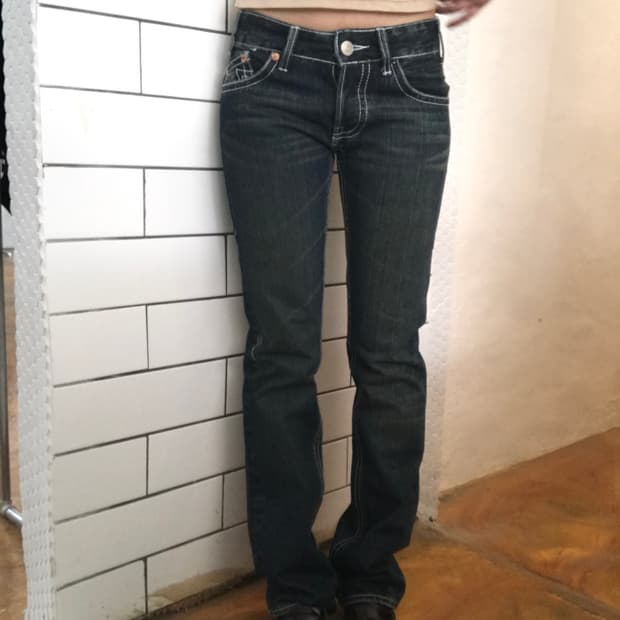 트루릴리젼 시그니처 빅T 부츠컷 데님