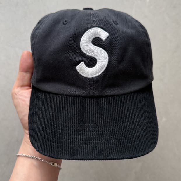 Supreme 2-Tone S Logo 6-Panel Black Cap