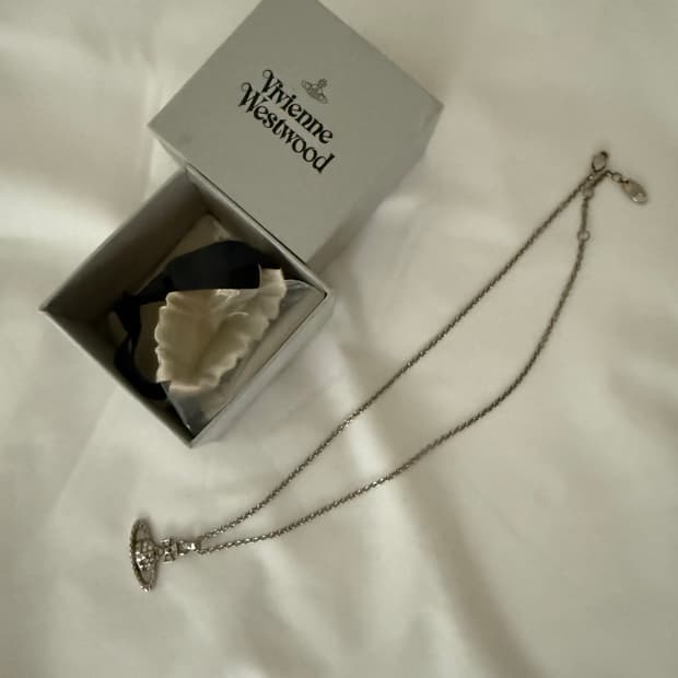 비비안웨스트우드 목걸이