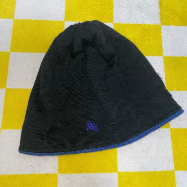 착샷o) 버버리 블랙라벨 리버시블 울 비니