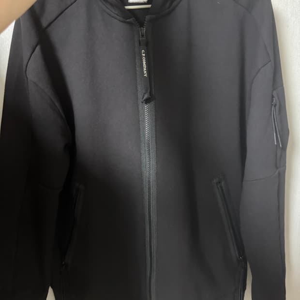 Cp컴퍼니후드집업 L팝니다