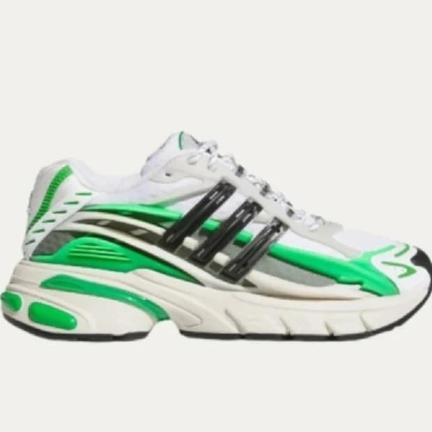 아디다스 x 퍼렐 윌리엄스 아디스타
젤리피쉬 싸이즈255cm