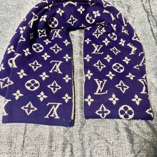 루이비통 모노그램 니트 스카프 (네이비)