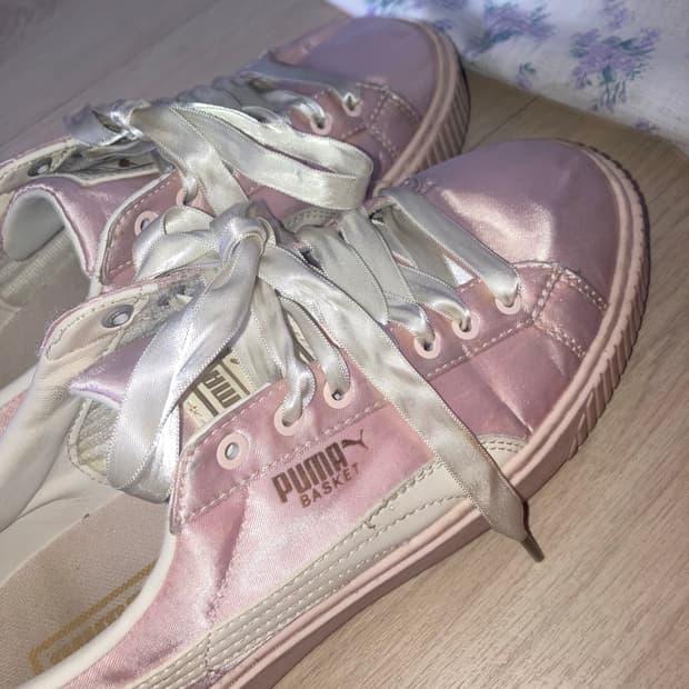 푸마 희귀 새틴 발레코어 스니커즈 240