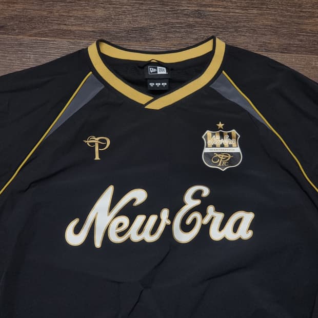 오버더피치 X 뉴에라 한정판 우븐 맨투맨 95